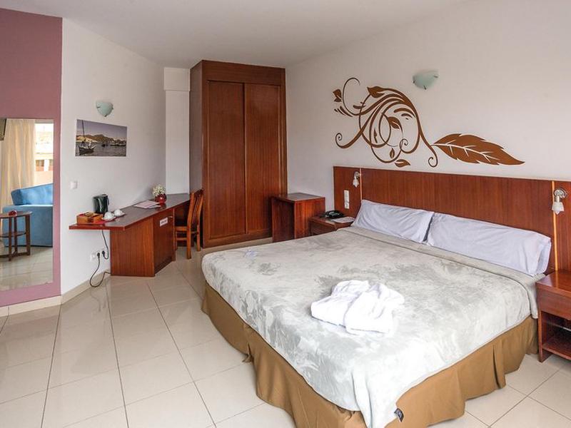 381CB99F61D62EF97A5AE3FE86C1937C