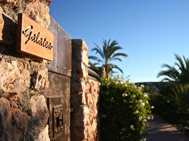 EC18FA15897B30C4F157CD53BAF663FF