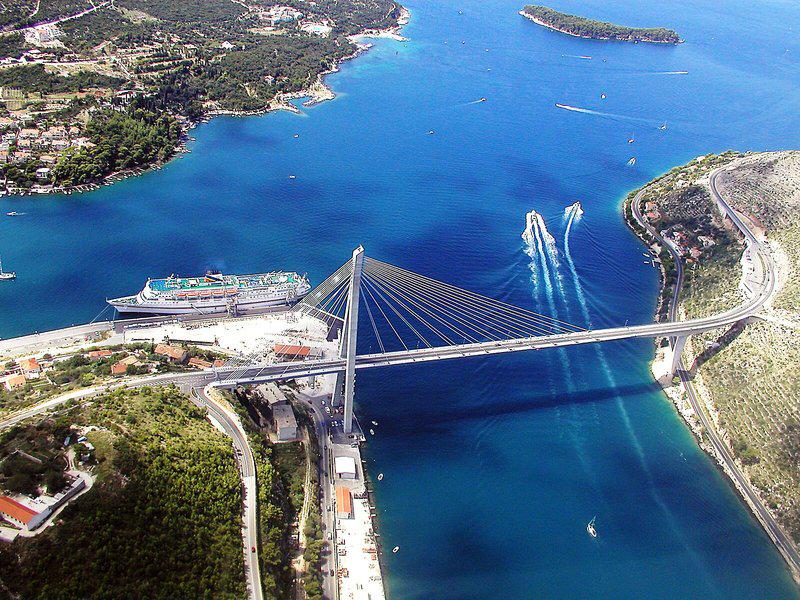 87EAB53FF34D7177A028025B20DE26E9