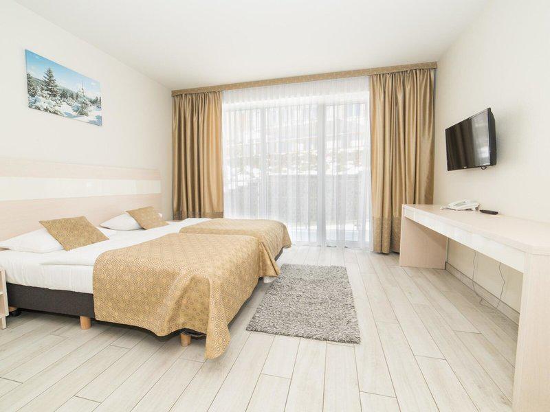 CB02BE4793E058DDED8F3C70EC176098