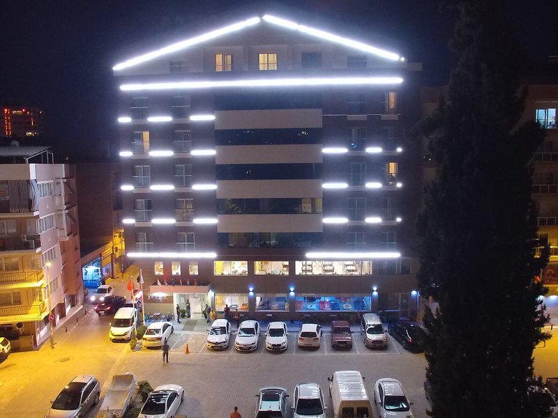 FFBADC72AD98A092D63106F7946FDD43