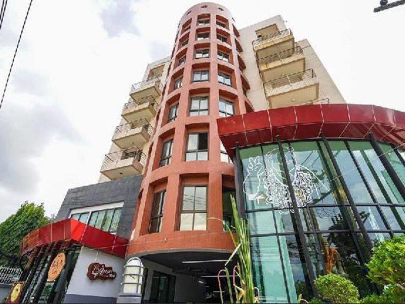 0C0EFBBAD7D8B53EAF40FEB415318761