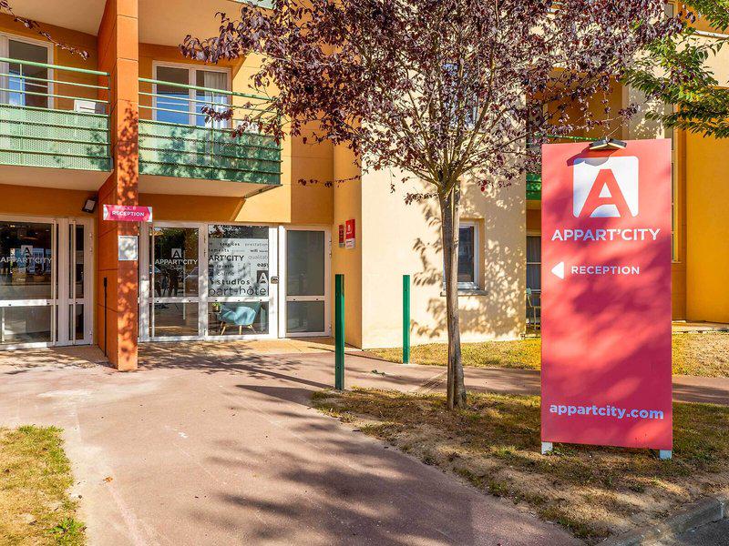 9CFDB90C5D3ABD53646ED4B411B813F0