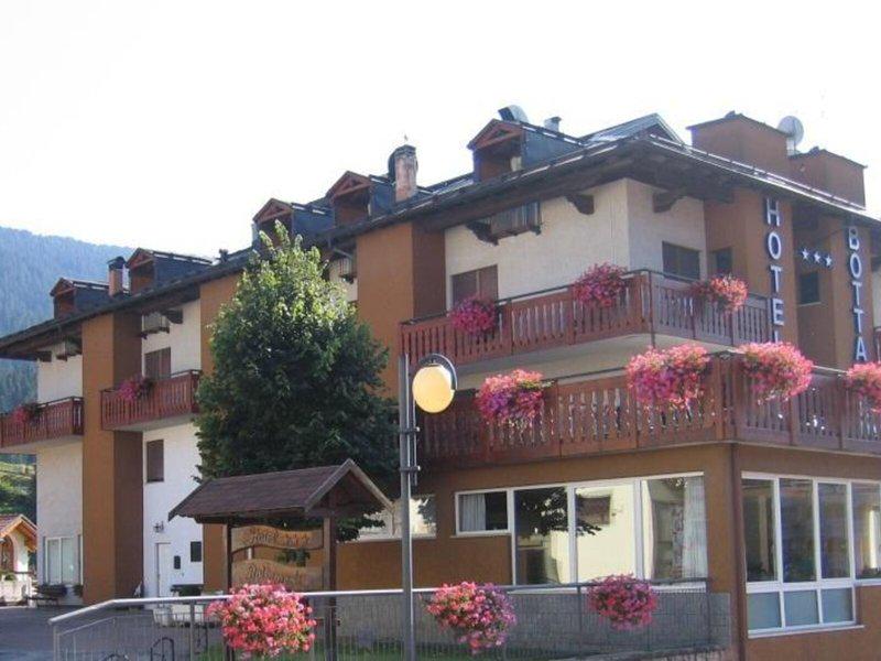 DFDB87A9D32BAAD75B65A5A328E7A8F2