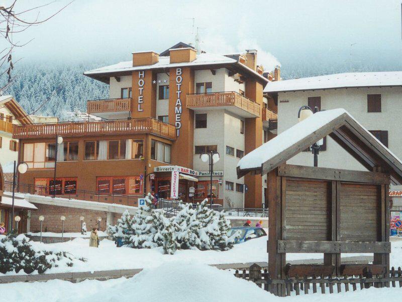 893EDA9C027493CCEEC77A79D73CD444