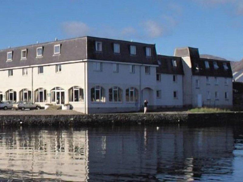 AD9D647010AB0A92C7631F49C37756BA