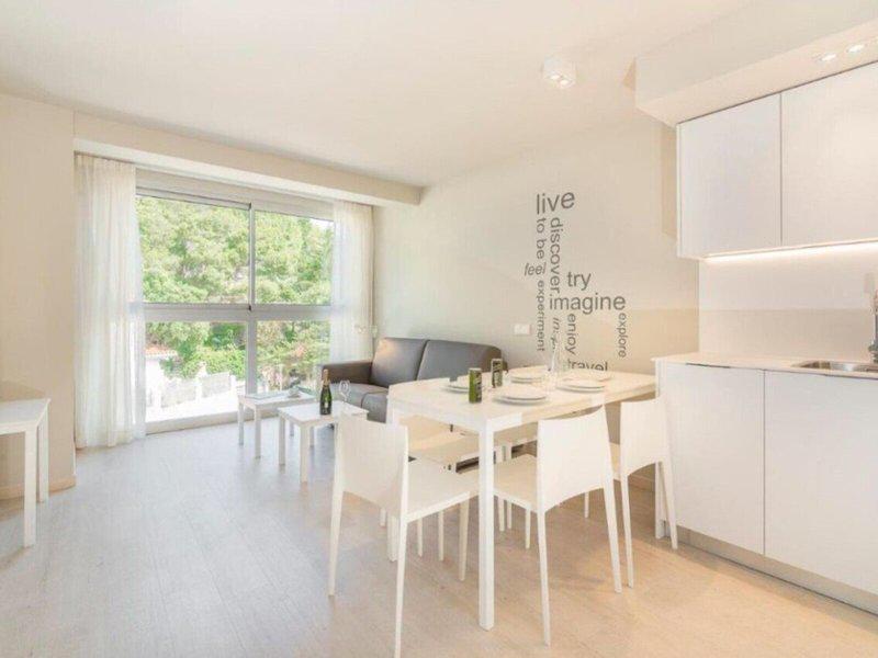 8F7A2D033F3E2C7D67FE9066F364D712