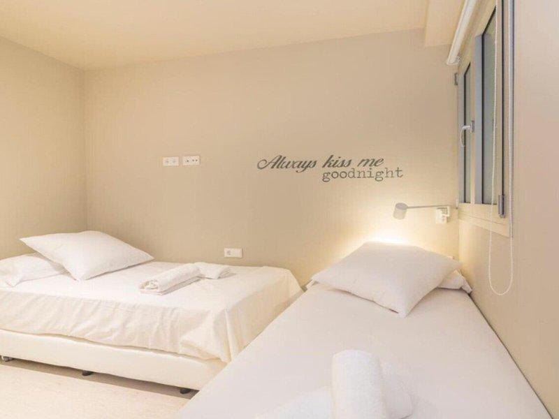 19B9C4A449E87F9BA12757AE08318810