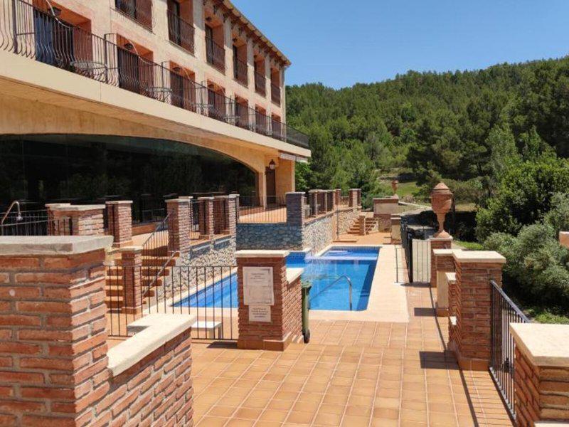 8D1526A444F0CBD3C98ADB0292F5361C