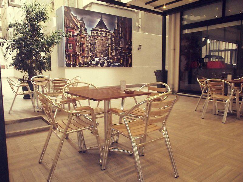 925EAB1FAE0D834488552D30EE76515B