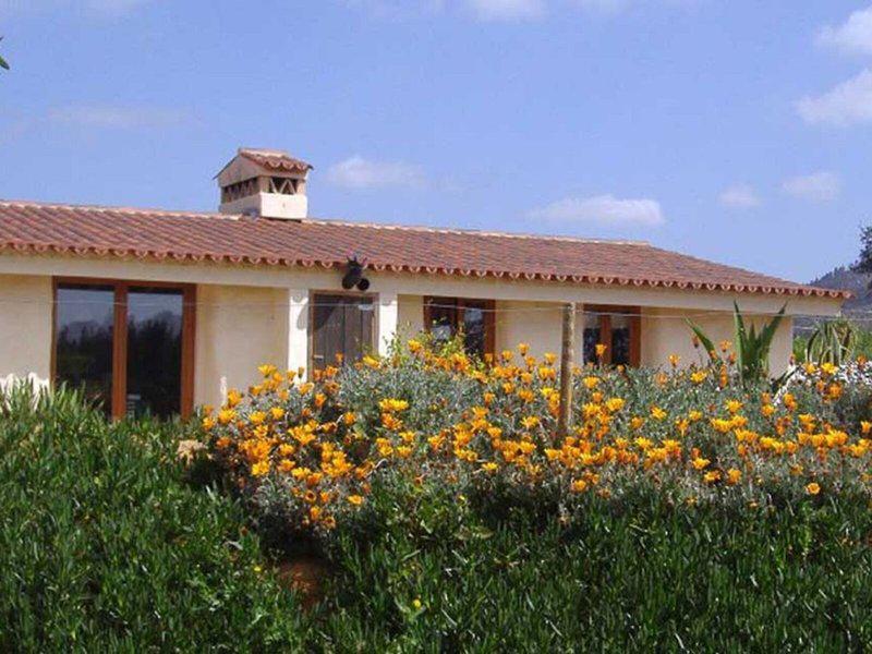 CDBFE4BD7C8941335FA54F6404E2FB05