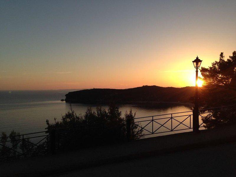 C8B0A7E7573D83C9A1A6E0E0C45B5192