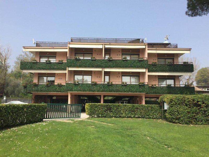 2E8A704F15389892A15928D0A9FDB882