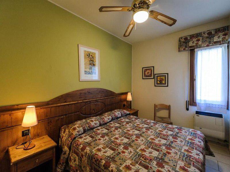 E0555E5669ABA7F97BAF3D6F794768A3