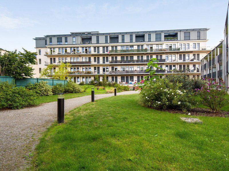 0DE03F154F821804BE1468AF70A2FE7C