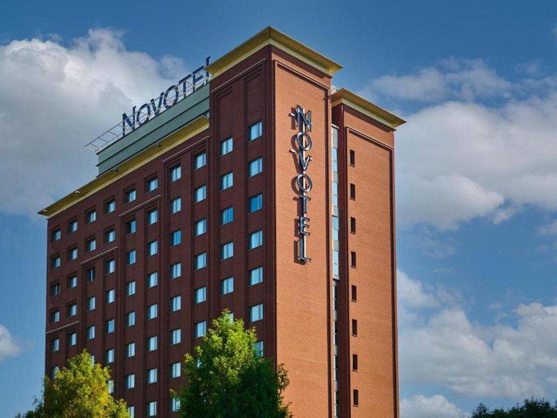 DC3AE044F704B7D42E3E3411F6D56E3B