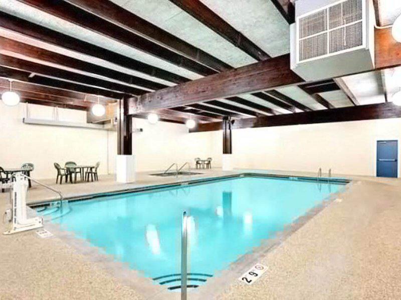 06FDA918C9E5BC2AB8A84DB83C0E9436