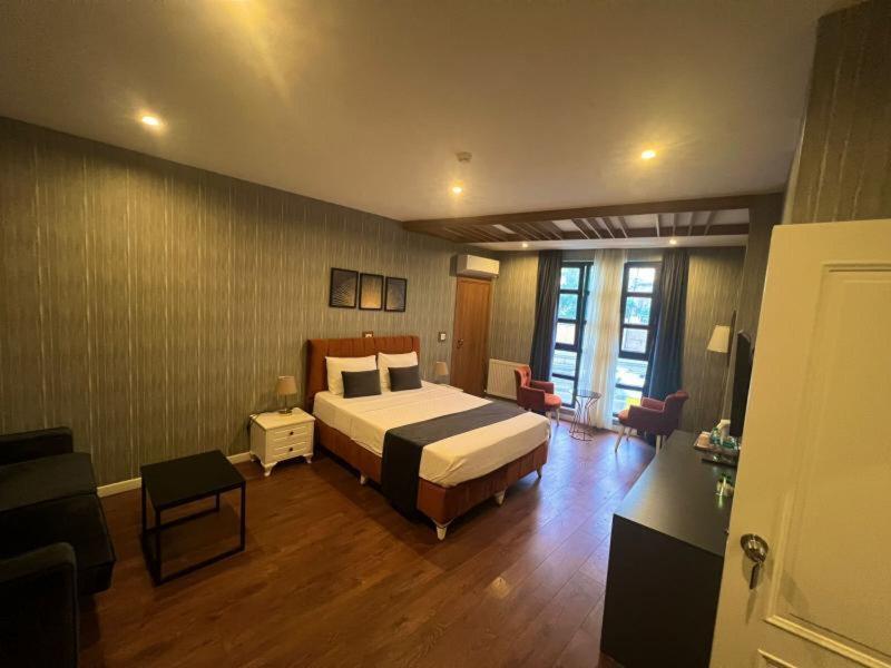 BAEDD02EEC2E8EC00033D5359CDC9353