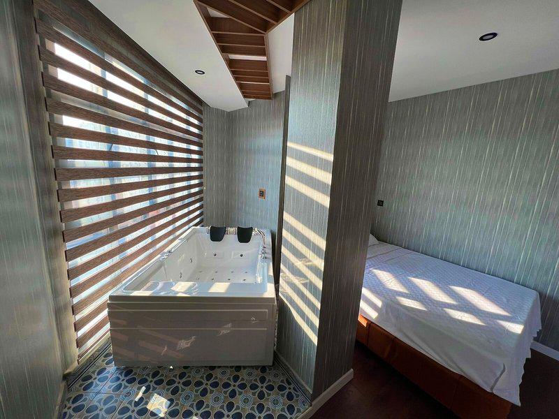 ACC9008FDAC5B1C06F3AAD57AADDCC4A