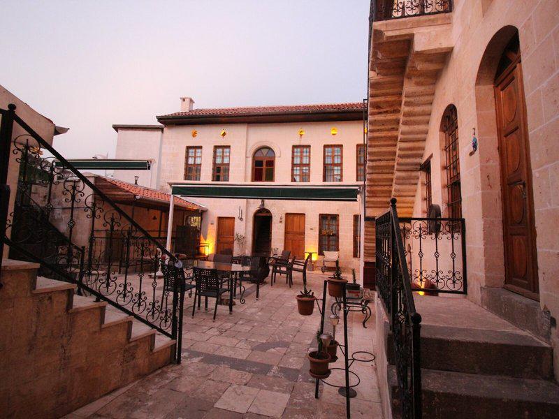 B505682FC9C6BE1CAD9B1168BA1D5B40