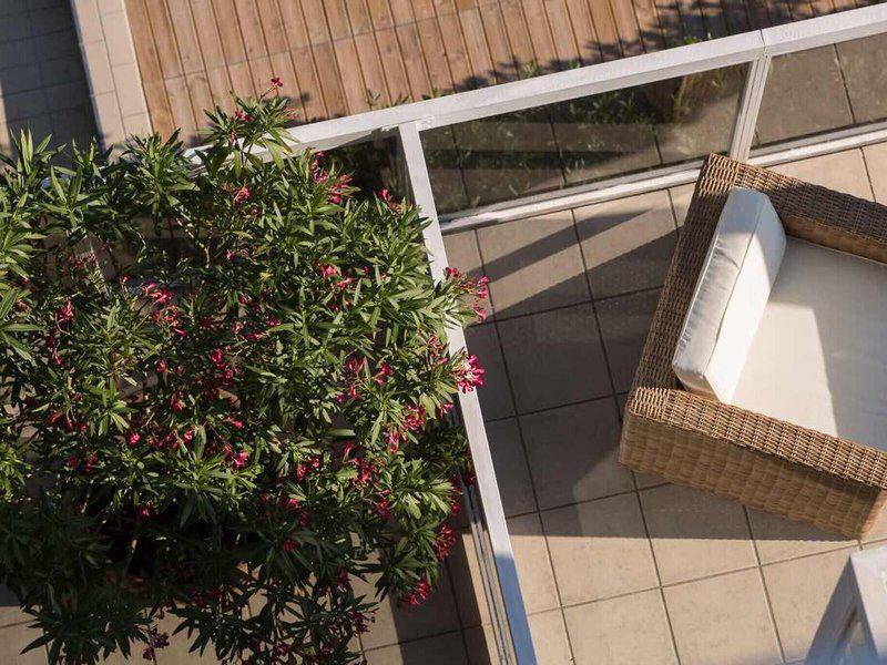 B8D3E5E6EE1A857A8D61B0A4D9599EDE