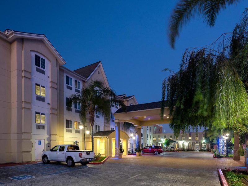 50EFF6C6C5C4062D7DBB429D8718A5FD