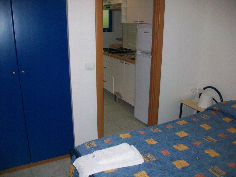 99B8ACB446AA4762E07F74374A9E3323