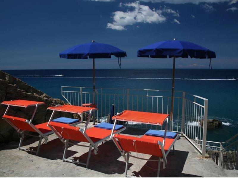 CCA6A9C9EA17DB565A002CC06FBE250B