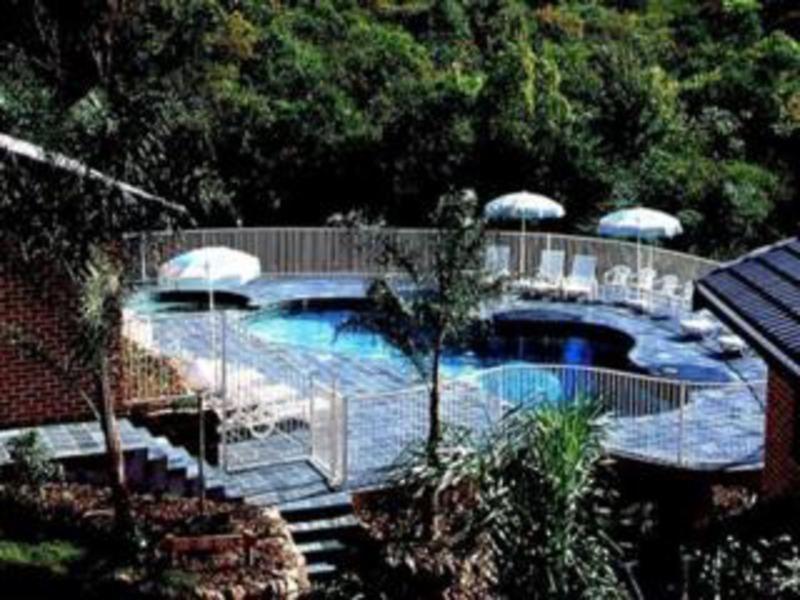 DFA217A375C3E89C7E4BCAF4D1F933B5