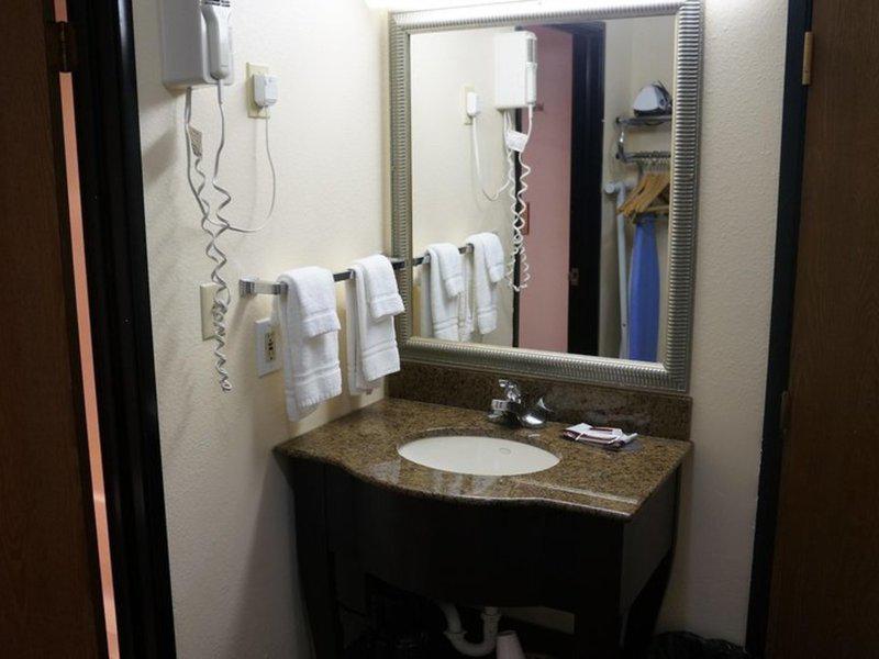 0AEE6775B38B44737BF58C6A42D803F8