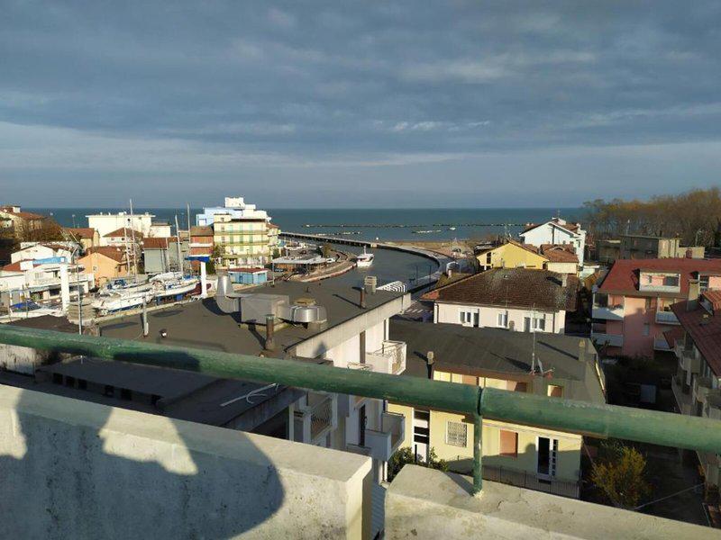 AD1B767E860F8AC56BFA84392821E576