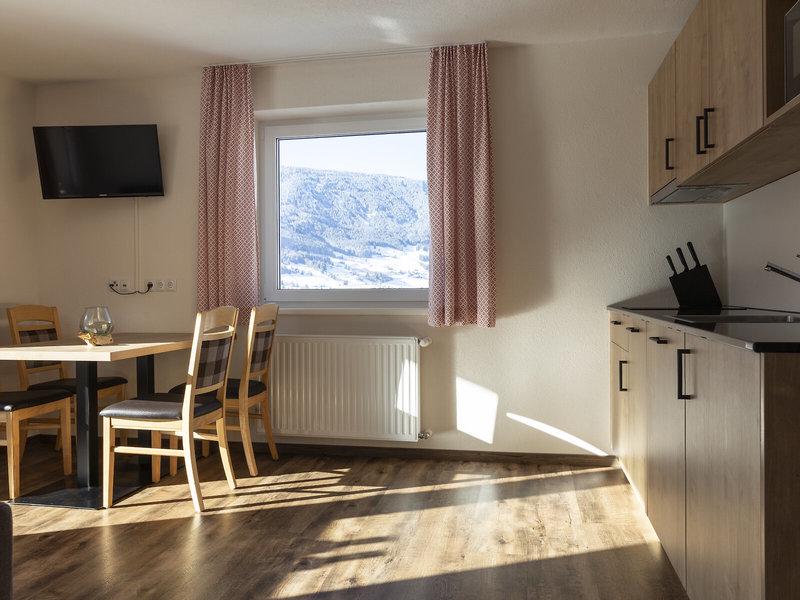 C8B67C772B81C3501063C02DDF13B11B