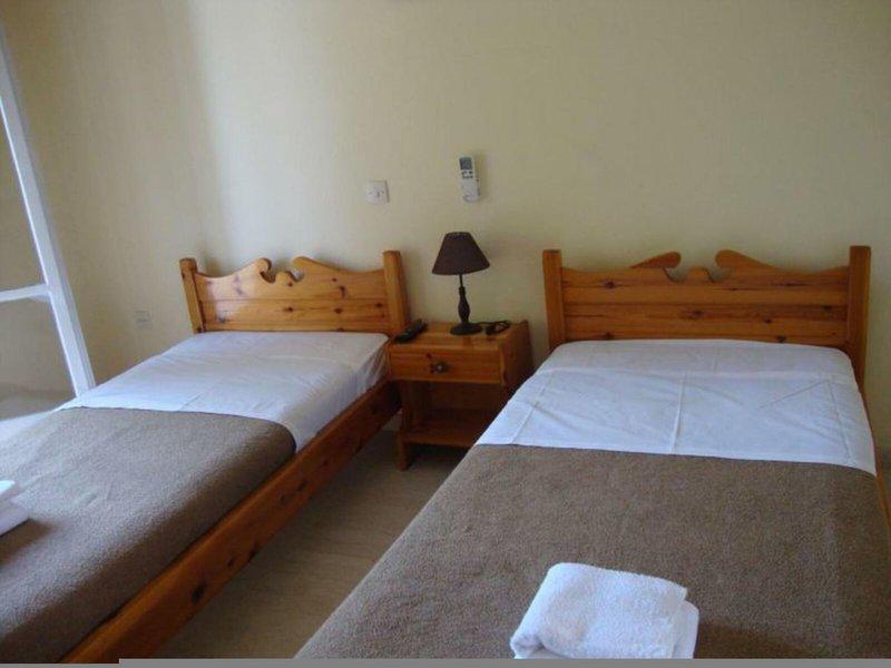 05894F3296A859C2A13E4E26B81EABE3