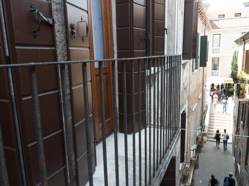 3A705C594BBE11BD1D48334071DF9E72