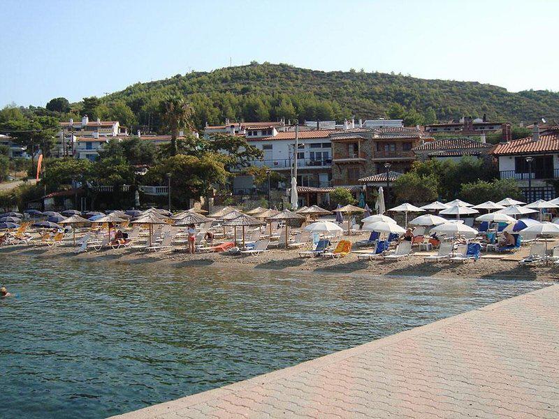 A9866E7C09A3FEE9DFFDE51A2397F91A