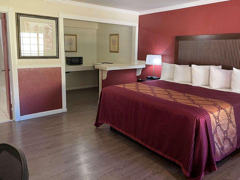 08DFF76983CB8D86634B96A40A0A9492