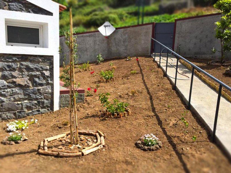 03684E9C875942386C81823DE72A965D