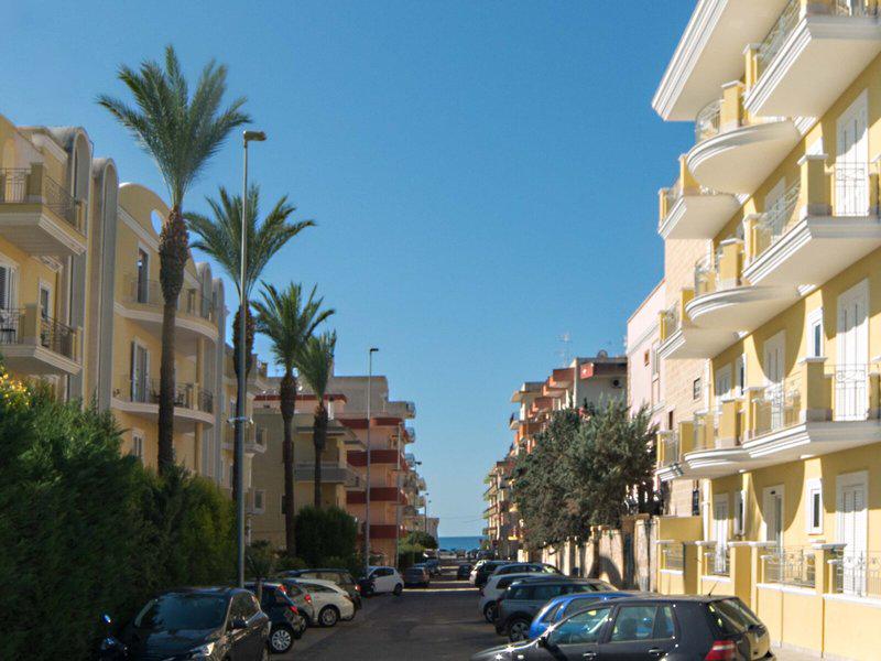 77522C7CDFB648284DFABBB7052BA80E