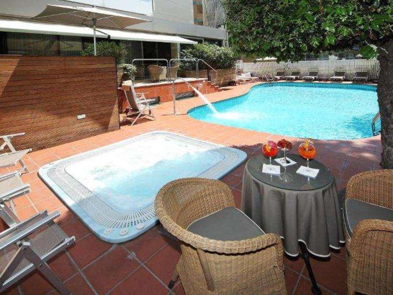 AAE35B49663028DD33D6B6B1E1D971F7