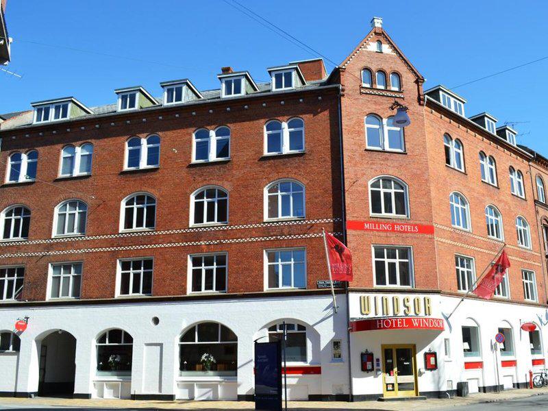 B6085B3B310DC420CF90DD1FC3DBF1B7