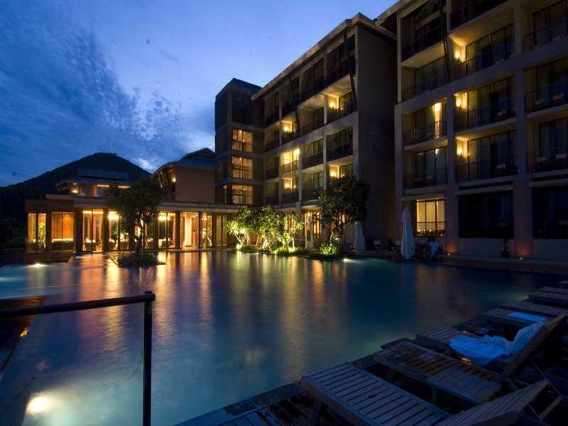 44703C8B1039274BE5C96E9CE525712D