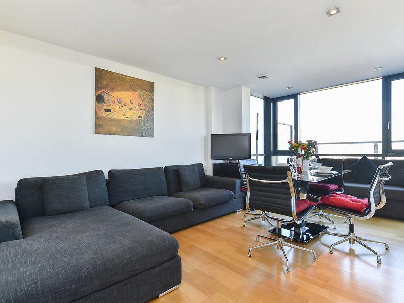 03487C51AB0F72D373834959ABF2DBE4