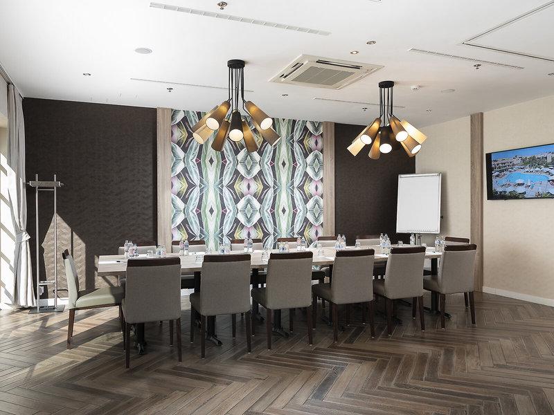 9930D033B21644C5D2B75084130B062F