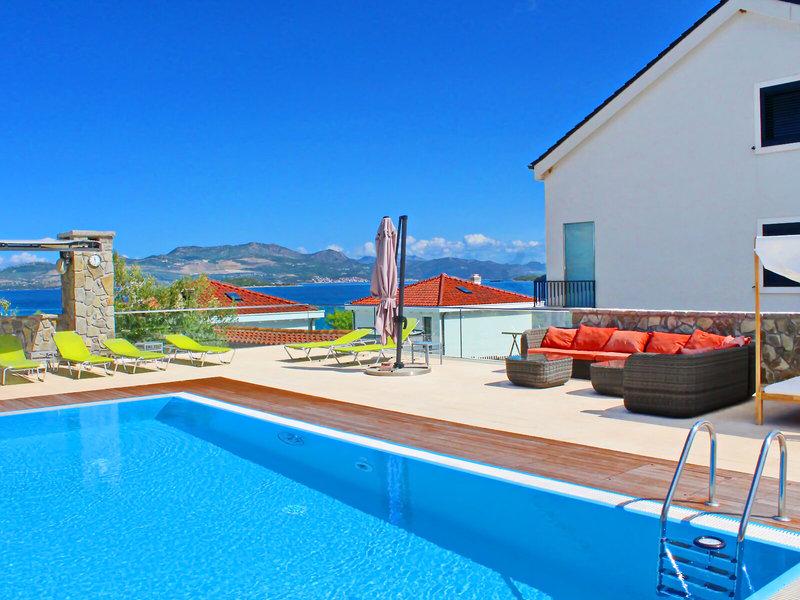 E49358F6FBC702C5B1007860F032E109