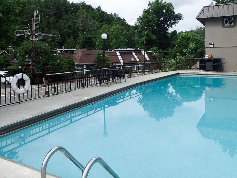 BE803557306FBC4329949E4CC7FEE180