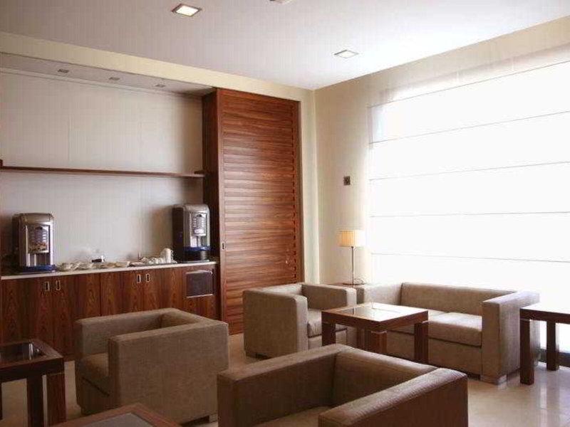 73BFC11821E21AFD2FE54C975B30ACCD