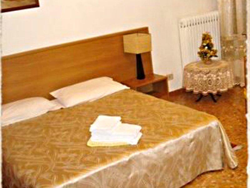 22A238ED38807F5381D45AA33DD30CF3