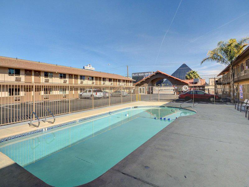 BF2057E195CB3895BD1F1B931B3FABFD