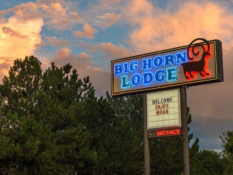 AC4C82C9774485308CAEDEA2CAA36428