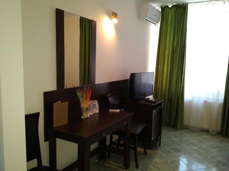 EFCF84EAF228A2D6890BDA45699D7133